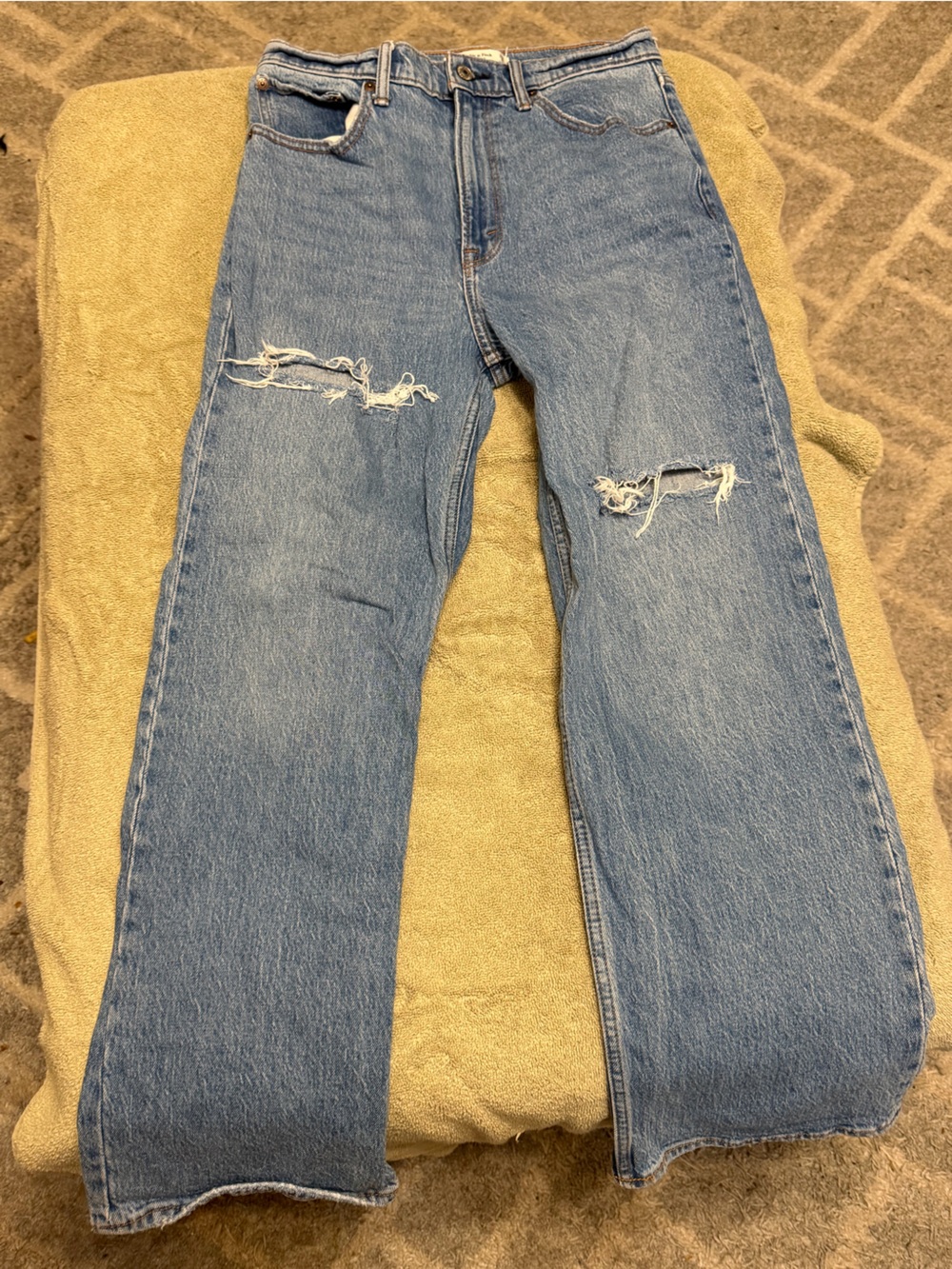 Abercrombie & Fitch Distressed Light Blue The 90s Relaxed Jean High Rise